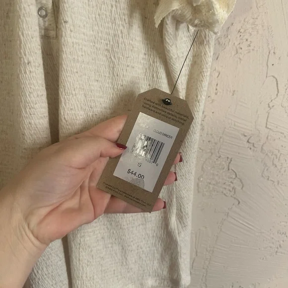 NWT Frye and Co Short Sleeve Blouse- Size Small - Picture 3 of 6